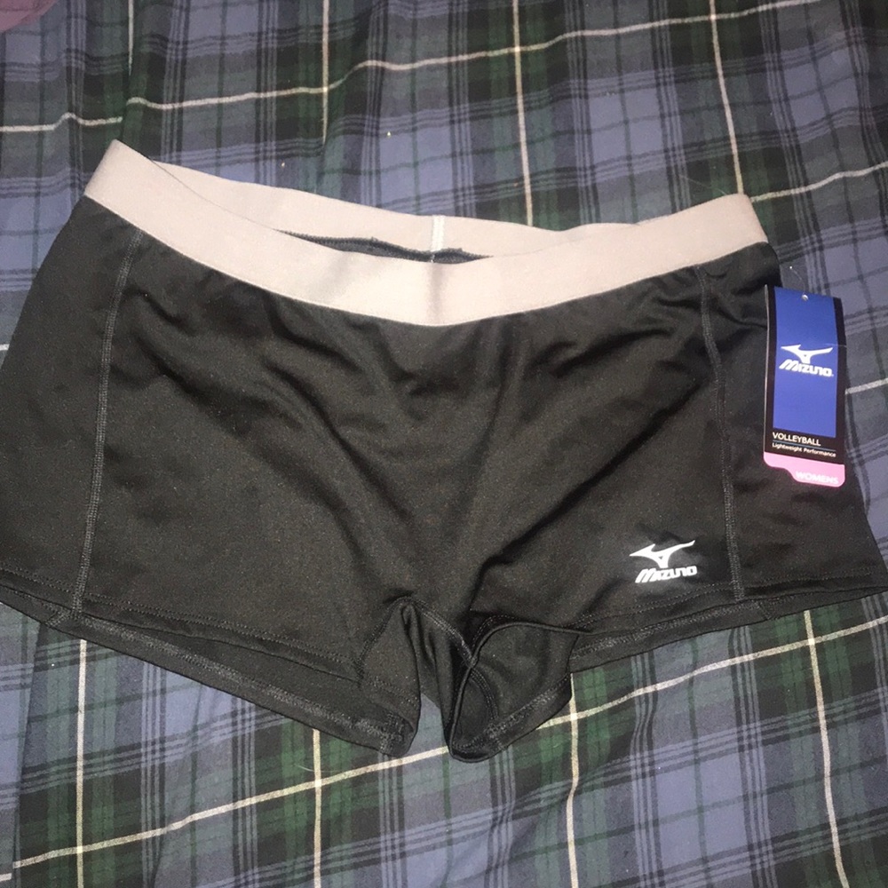 NEW WITH TAGS Mizuno Flat Front Spandex